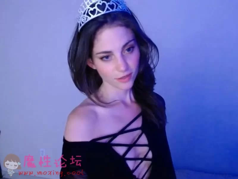 DaphneJo cumming all over herself in free webcam show 2018-09-11_102527 (3)_2018.jpg