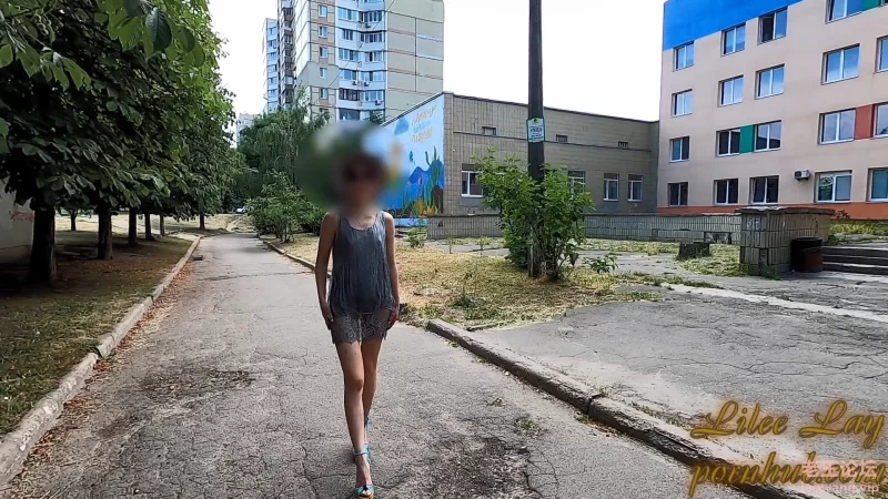 Slut walks in a mini dress with a fully transparent skirt.mp4_20220408_182254.140.jpg