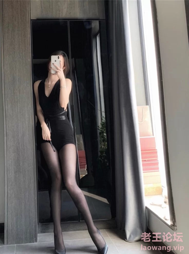 [美女御姐]
[转载搬运] 色影大师王动御用嫩模Kilig性爱私拍流出 [1V+151MB][百度盘]