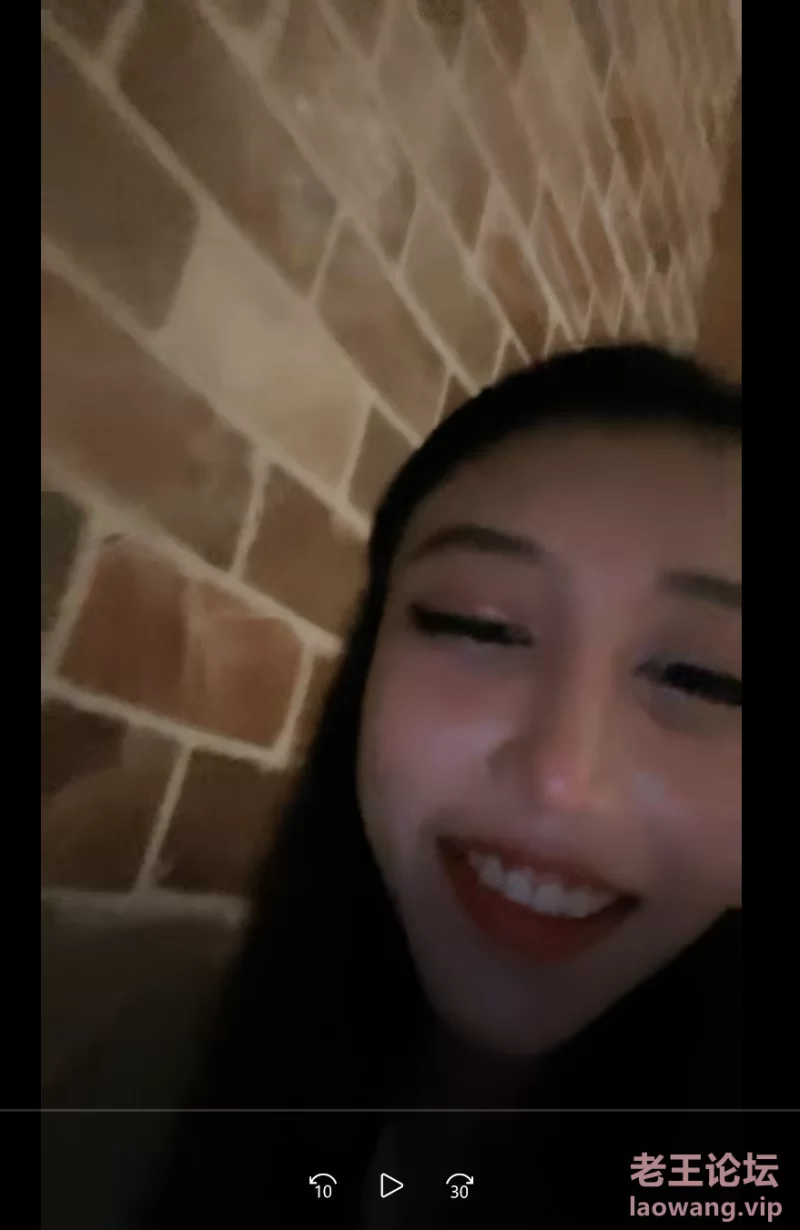 [国产主播]
[转载搬运] 颜值贼高身材贼好的美女，不知叫什么，只有上半段，… [1v+310mb][百度盘]
