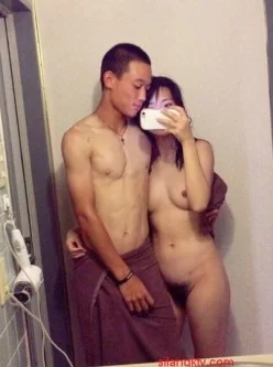 <b style='color: red;'>[已失效] </b>留学生卡米与男友自拍泄密【1V70P 350MB】【百度云】