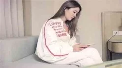 【探花元老，实力猛男，约操风韵漂亮小少妇，调情手法啪啪吊打全平台，每日必看不能错过[01:40:37]
