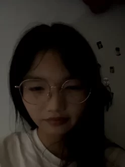 [转载搬运] 眼镜妹偷偷宿舍自慰！拿出假屌吸吮，抽插小骚逼 [1V+804MB][百度盘]