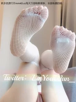 【极品媲美九尾妖狐】超美蜜桃乳白虎嫩妹『婉婉学妹』...