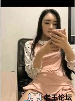 [国产剧情]泰国胖导演和顔值不错酒窝妹子啪啪，情趣装口交后入，再来个妹子双飞[02:24:09]