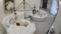 偷拍保养得不错中年男和情妇开房啪啪看他俩泡澡就不简单用了不少香薰[01:36:00]
