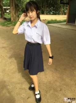 <b style='color: red;'>[已失效] </b>可爱韩国妹子JK服校园自拍【60P8V324M】