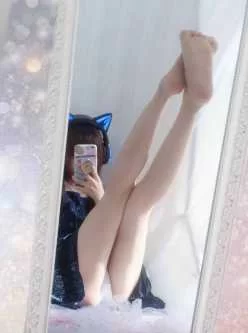 <b style='color: red;'>[已失效] </b>雪琪SAMA 雪琪自拍足控视频+15张原图 [15P/4V/127MB]