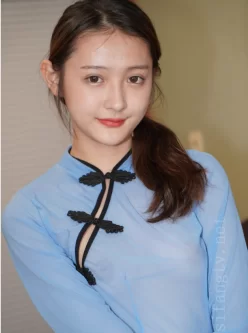 [转载搬运] 女神太甜美了，皮肤好到爆高清单反直拍也不怕，如此超... [92P+1V+1.4G][附件下载]