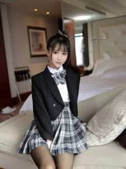 <b style='color: red;'>[已失效] </b>学院风丝袜美腿小姐姐[56p+11mb][百度云]