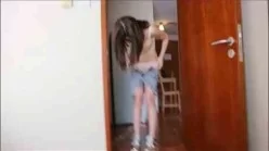 嫩模脱衣诱惑[00:00:18]