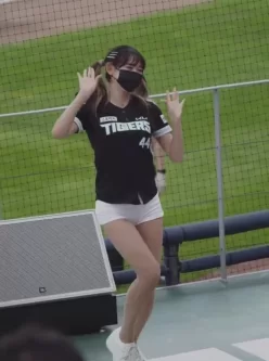 韩国啦啦队小姐姐热舞高清4K