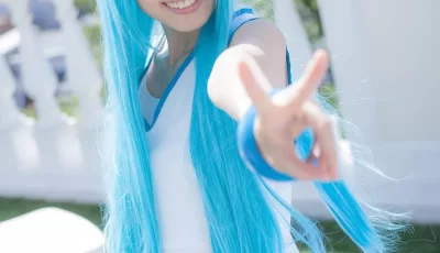 乌贼娘cosplay，清纯妹子，尺度很大【201P 48.1M】【百度网盘】