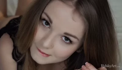 极品珍藏妖艳美女的绝世美鲍BB**特写【1V152M】【百度盘】