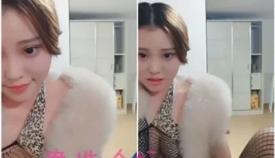 【奇诺水妹】颜值很高已经很诱惑的妹子再穿上黑色镂空**[1V506MB][百度盘]