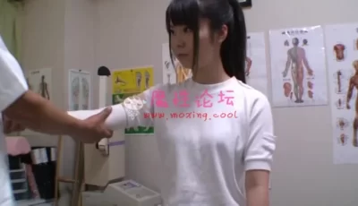 年轻漂亮的女孩们去医院检查身体，下流的医生当然就不客气了【2V/1.22G】【种子】