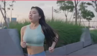 小区跑步认识的少妇，撩三天带回家偷情爆操！[00:08:03]