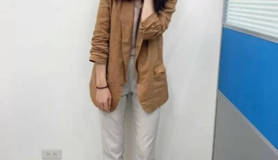 颜值爆表的保险推销员好骗又好操，被灌醉后带到旅馆过夜被干无数次～