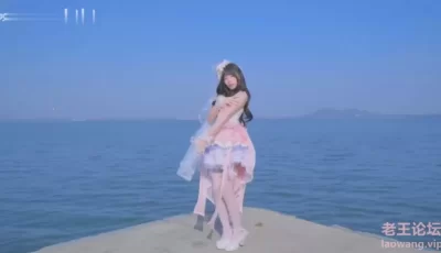 福利姬【咬一口兔娘】，视频3V