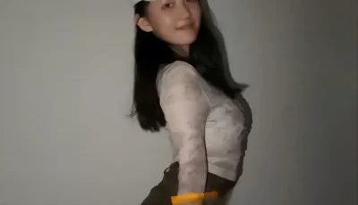 外语系01年小母狗 有男友还兼职抖音直播捞金！只要礼物起飞即可裸聊～1.29-13