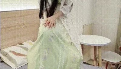 [转载搬运] 淫欲反差美少女【软软兔】白丝梦蝶汉服啪啪（磁力） [1V+1.78G][磁力链接]