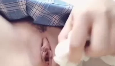 [转载搬运] 美鲍萝莉自慰视频小合集，附件【白嫖】麦兜小可爱尿尿自慰啪啪皮肤白皙可爱后入怼操 [24V+附件+1.2G][磁力链接]