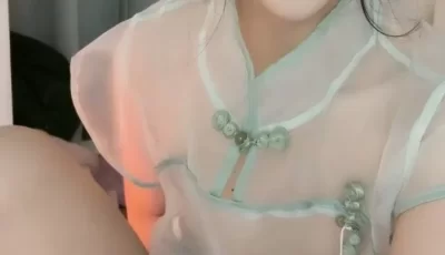 [转载搬运] 清纯文静极品美少女！ [1V+903M][磁力链接]