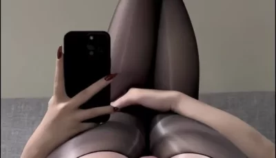 【写真】保守的二舅妈 – 怼镜吊带袜【24P/23M】