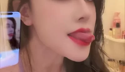 [自行打包] 芷仪G宝 抖音巨乳博主 1对1露点抠逼 喷水自慰 擦边+大尺度... [69v+1.14G][百度盘]