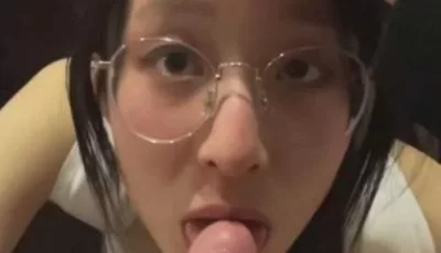 <b style='color: red;'>[已失效] </b>[转载搬运] 反差眼镜女大学生 小腹上纹着黑桃Q [1v+55.6m][百度盘]