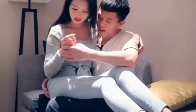 牛仔褲美女吃雞啪啪 身材苗條屁屁大鮑魚嫩