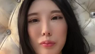 [转载搬运] 花臂纹身小骚货认真舔屌很享受，扶着JB骑坐抽插，从下往上视角进进出出，无套内射 [1v+610M][磁力链接]