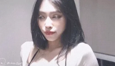 [转载搬运] 【Miuzxc】撕破性感女神牛仔裤 露出羞耻小蜜穴（磁力） [1V+613MB][磁力链接]