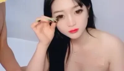 [转载搬运] 肤白貌美小宝贝，全程露脸跟小哥激情啪啪，让小哥吃奶摸逼 [1v+493M][磁力链接]