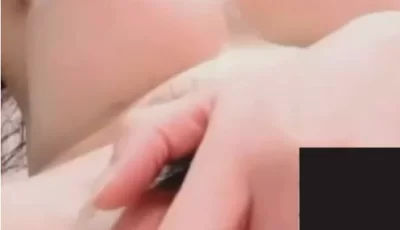 [转载搬运] 极品巨乳眼镜御姐视频1v1自慰喷水高潮白浆横流浑身颤抖 [1v11p+142mb][百度盘]