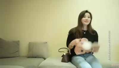 [自行打包] 【AI画质增强】傲娇美女都当鸡了还这么多事儿，狠狠的给... [1v+2.7g][百度盘]