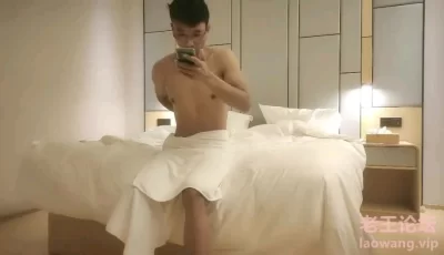 [转载搬运] 汤臣一品文轩探花，眼镜小伙意犹未尽，车模再度返场，两天干四炮，人美逼受罪 [1V+429M][磁力链接]
