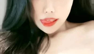 [转载搬运] 极品尤物骚女！酒店激情大战！大黑牛自慰淫水直流，大屌深喉插嘴，扒开内裤一顿输出 [1V+1.29G][磁力链接]