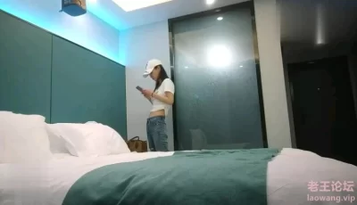 [转载搬运] 探花大神老王六月最新酒店 约炮个身材不错的颜值白领少妇，性欲强水多活好不粘人 [1V+725M][磁力链接]