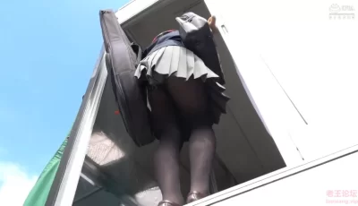 [转载搬运] DVMM-44 魔术镜放学后的女〇校生第一次穿黑色紧身裤 [1V+11G][磁力链接]