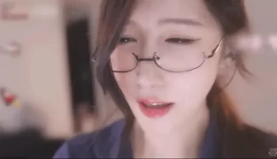 [转载搬运] 小一熟了-精剪妈妈篇娇嗔帮儿子撸口交出来[1V/1.9G/度盘] [1v+1.9g][百度盘]