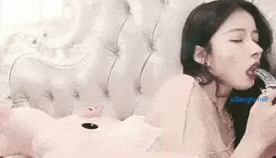 [转载搬运] 上海超頂一級模特兒 一庫一庫 超強陰道噴水，叫聲十級淫... [2+1084MB][磁力链接]