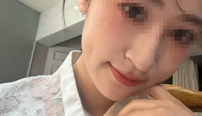 [自行打包] 极品反差婊 人前女神人后母狗，极品美人 M欣 被金主爸爸... [2v+134m][百度盘]