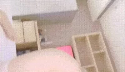 [转载搬运] 穷人女神富人母狗，硅胶娃娃般极为罕见白虎一线天馒头... [2+7912MB][磁力链接]