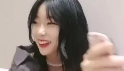 [转载搬运] 星星清纯挺嫩小妹妹跳蛋大黑牛自慰啪啪，口交舔弄上位大力猛操呻吟 [1+1168 MB][磁力链接]