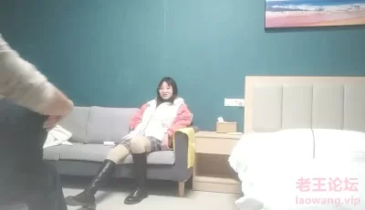 [转载搬运] 11-10小夏寻花_约啪戴眼镜反差婊，亲嘴抠逼各种姿势操，... [1V+945MB][磁力链接]
