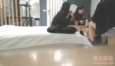 [转载搬运] 真实换妻 ，两对夫妻交换，其中短发少妇气质高雅，床上... [1V+944MB][磁力链接]