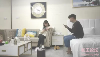 [转载搬运] 3-11我有一台拖拉机探花约啪眼镜妹，还在读大学，为了学... [1V+762MB][磁力链接]