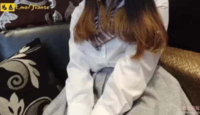 [转载搬运] 大学白嫩美少女学生妹酒店援交极品白虎小嫩穴潮喷 [1+710m][百度盘]