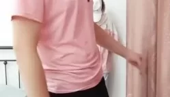 [转载搬运] 年轻嫩妹贷款还不起 只好被迫和男的一起黄播 带着鸭舌帽被男的调教啪啪 很是诱人 [1v+725 MB][磁力链接]